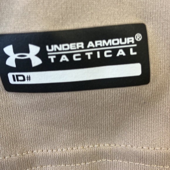 Under Armour Heat Gear Tactical LOOSE Beige Shortsleeved Tee EUC Small - Picture 2 of 9